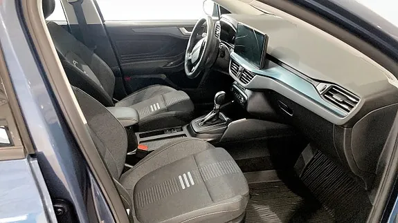 Ford Focus 2024 photo 3