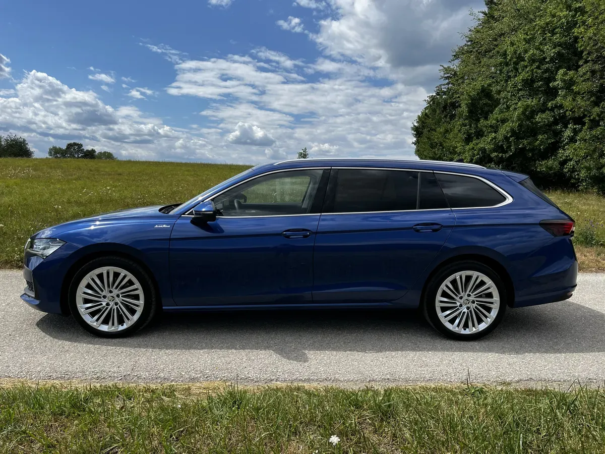 Skoda Superb 2024 photo 3