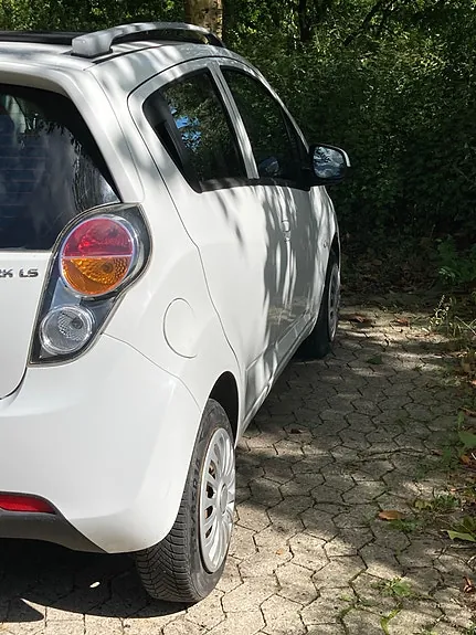 Chevrolet Spark 2011 photo 3