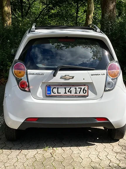 Chevrolet Spark 2011 photo 2