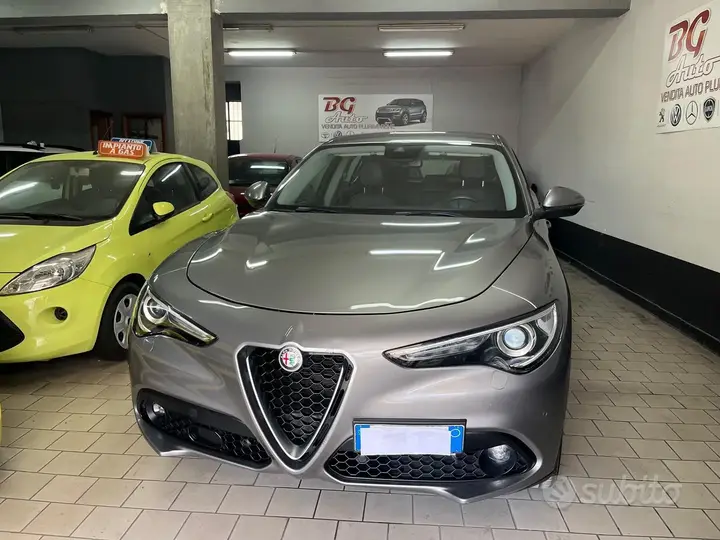 Alfa Romeo Stelvio 2017 photo 2
