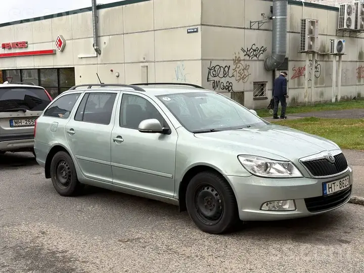 Skoda Octavia 2011 photo 4