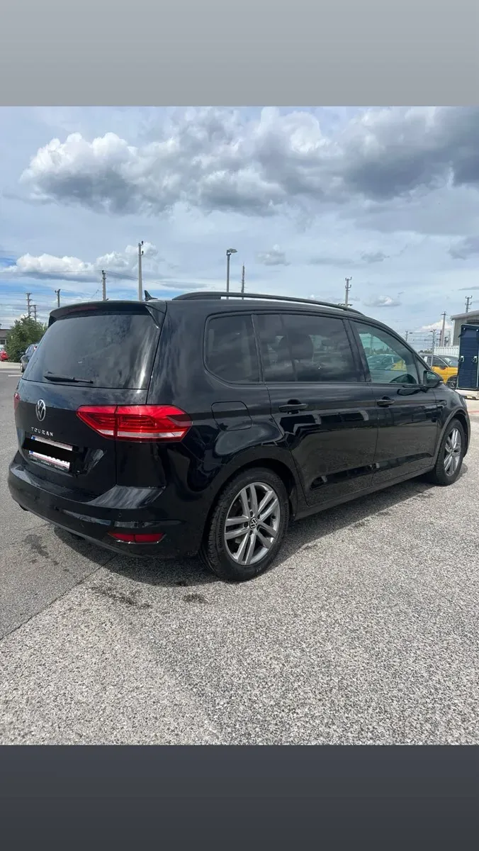Volkswagen Touran 2023 photo 3