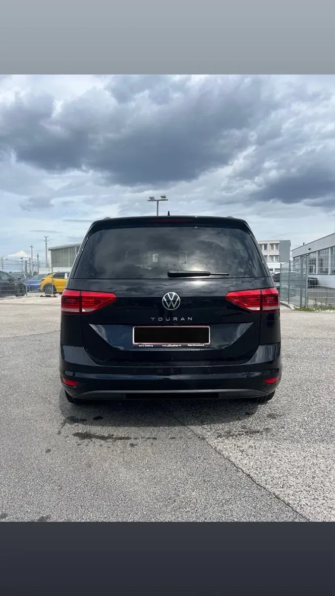 Volkswagen Touran 2023 photo 2