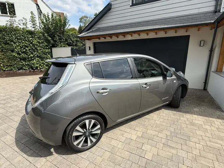 Nissan Leaf 2016 photo 3