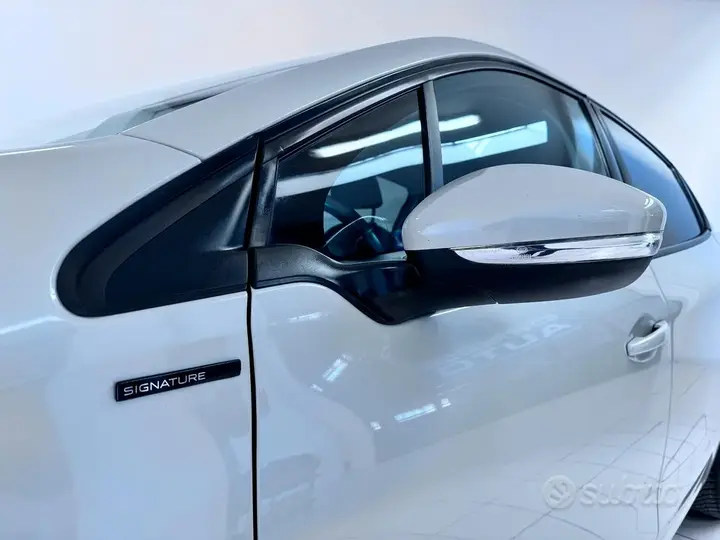 Peugeot 208 2018 photo 2