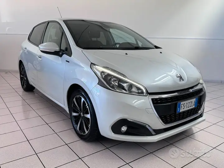 Peugeot 208 2018 photo 4