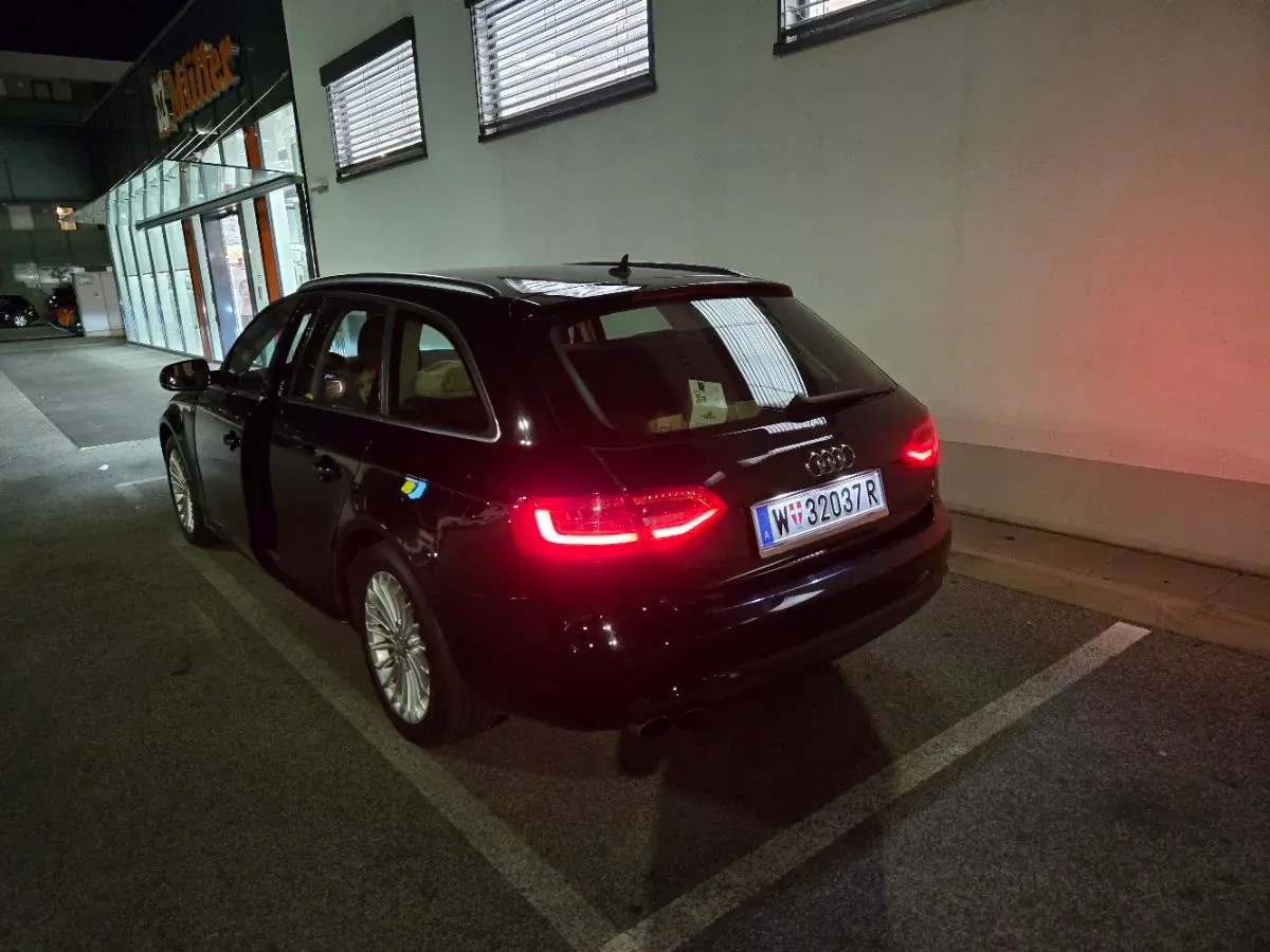 Audi A4 2014 photo 2