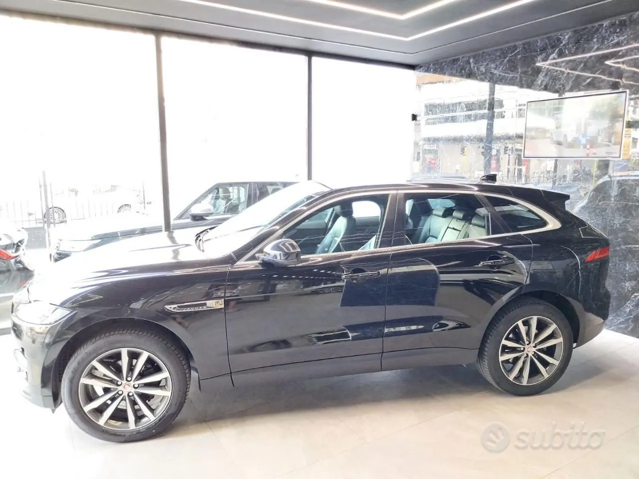 Jaguar F-Pace 2016 photo 3