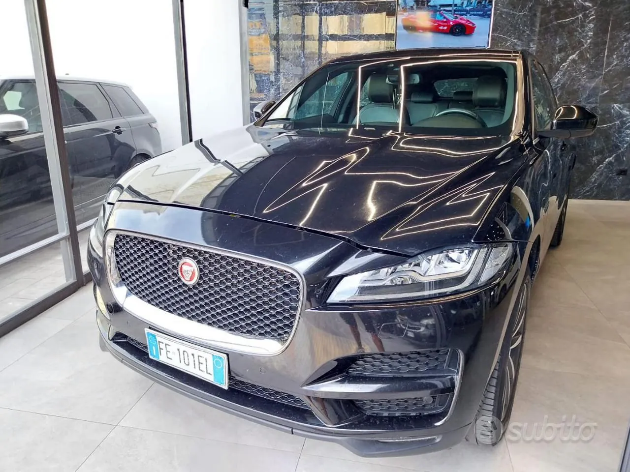 Jaguar F-Pace 2016 photo 2
