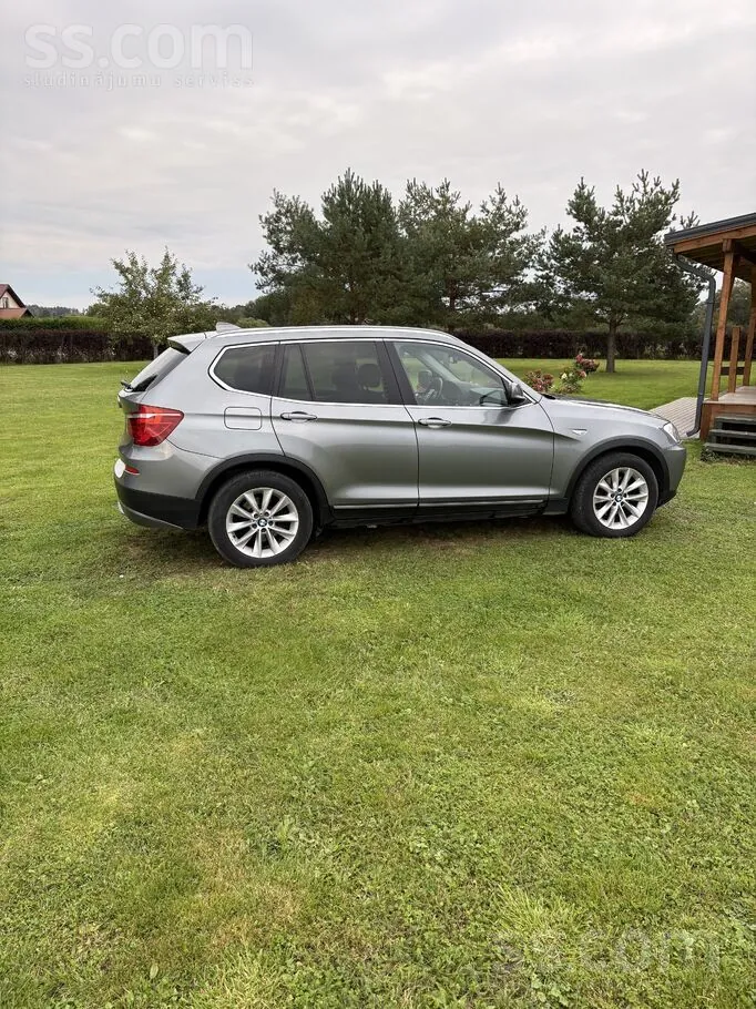 BMW X3 2011 photo 2