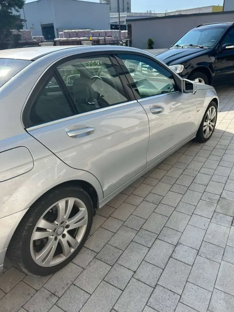 Mercedes-Benz C-Class 2010 photo 3