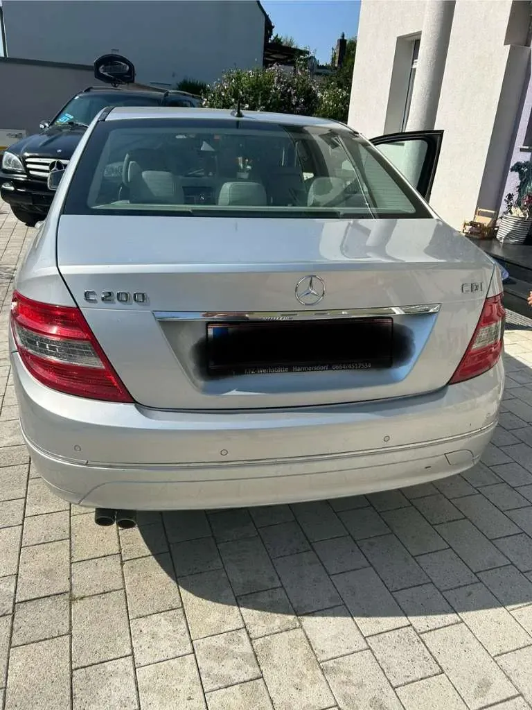 Mercedes-Benz C-Class 2010 photo 2