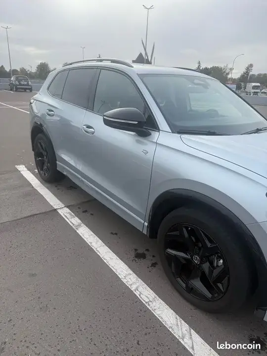 Volkswagen Tiguan 2025 photo 3