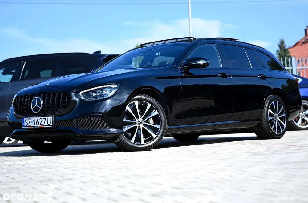 Mercedes-Benz E-Class 2022 photo 2