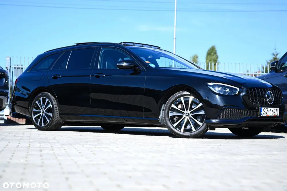 Mercedes-Benz E-Class 2022 photo 5