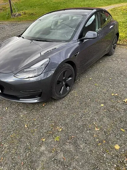 Tesla Model 3 2023 photo 3