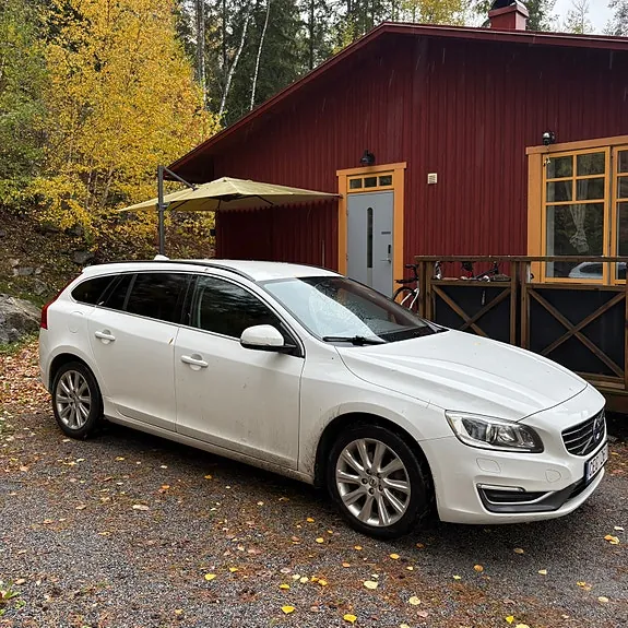 Volvo V60 2014 photo 2
