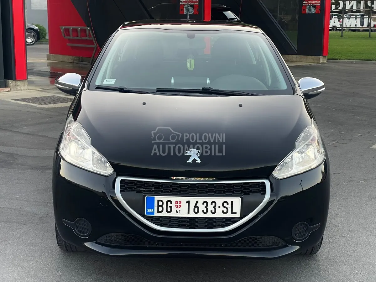 Peugeot 208 2013 photo 4