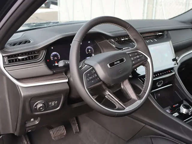 Jeep Grand Cherokee 2026 photo 5