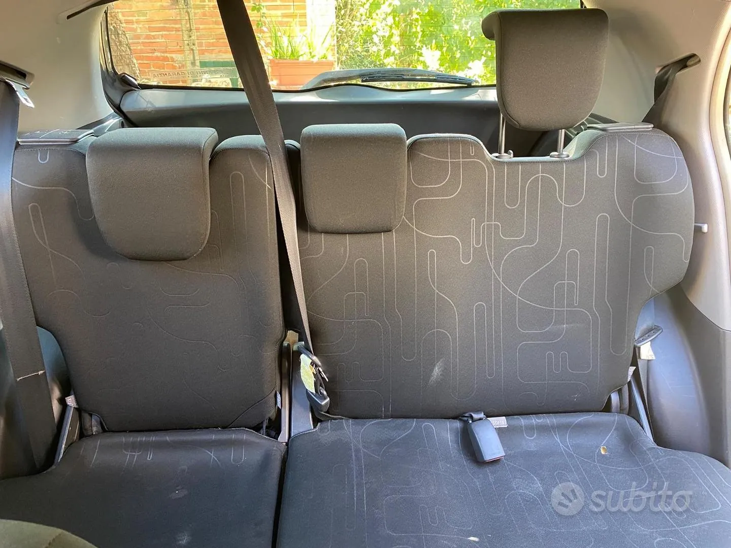 Toyota Yaris 2011 photo 4