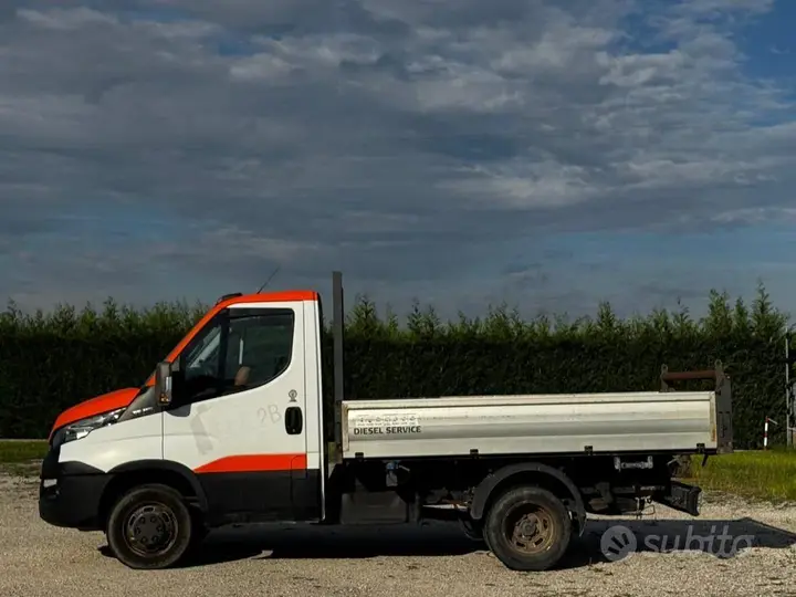 Iveco Daily 2015 photo 3