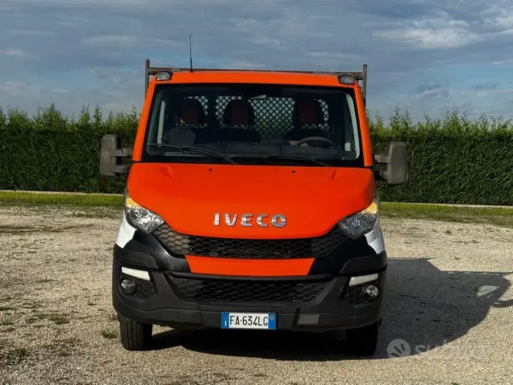 Iveco Daily 2015 photo 2