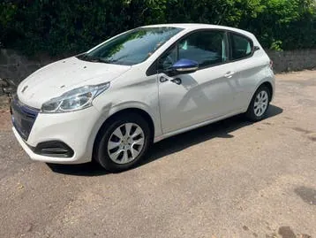 Peugeot 208 2016 photo 2