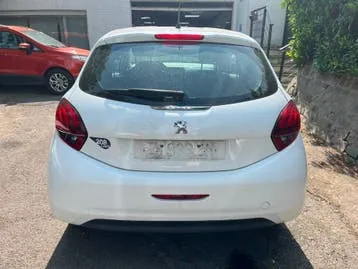 Peugeot 208 2016 photo 3