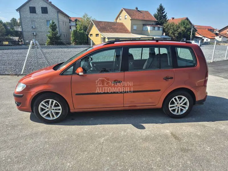 Volkswagen Touran 2007 photo 4