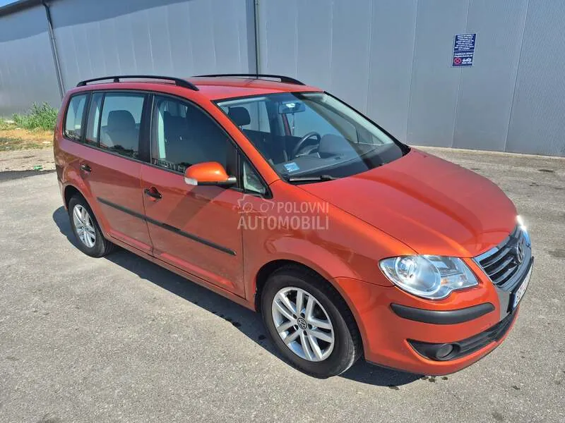 Volkswagen Touran 2007 photo 2