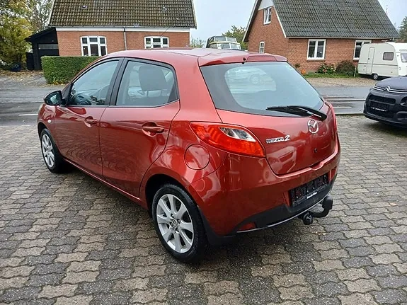 Mazda 2 2014 photo 5