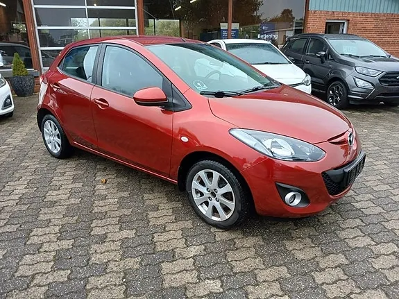 Mazda 2 2014 photo 2