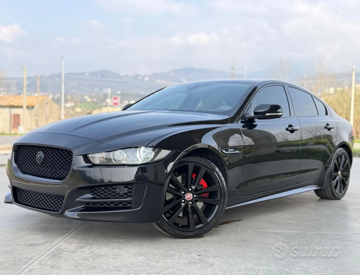 Jaguar Xe 2017 photo 3