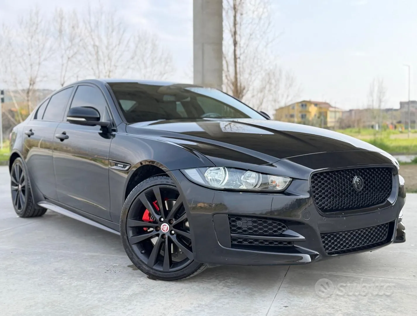 Jaguar Xe 2017 photo 4