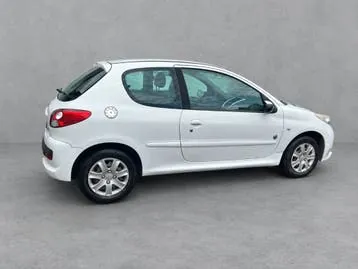 Peugeot 206 2012 photo 3