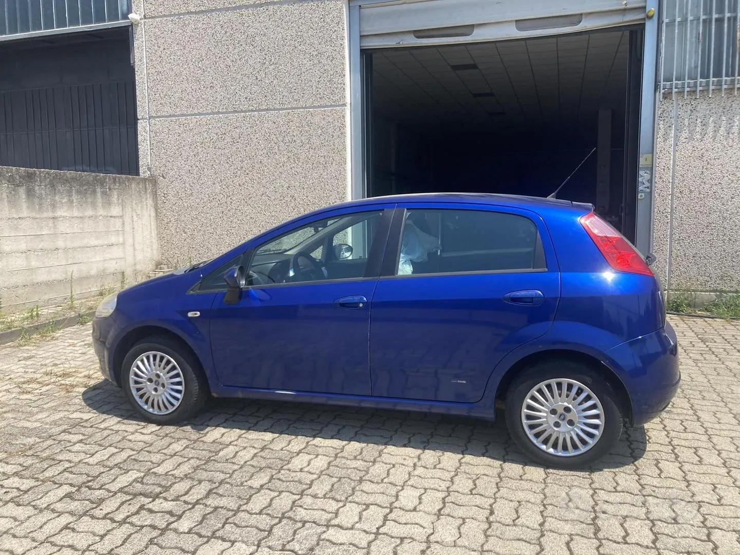 Fiat Grande Punto 2006 photo 3