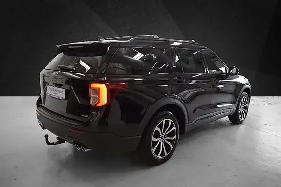 Ford Explorer 2023 photo 4