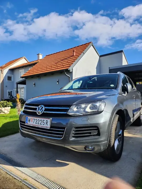 Volkswagen Touareg 2011 photo 2