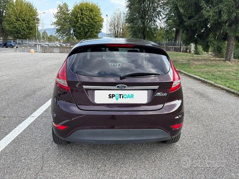 Ford Fiesta 2011 photo 4