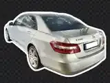 Mercedes-Benz E-Class 2011 photo 4