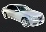 Mercedes-Benz E-Class 2011 photo 2