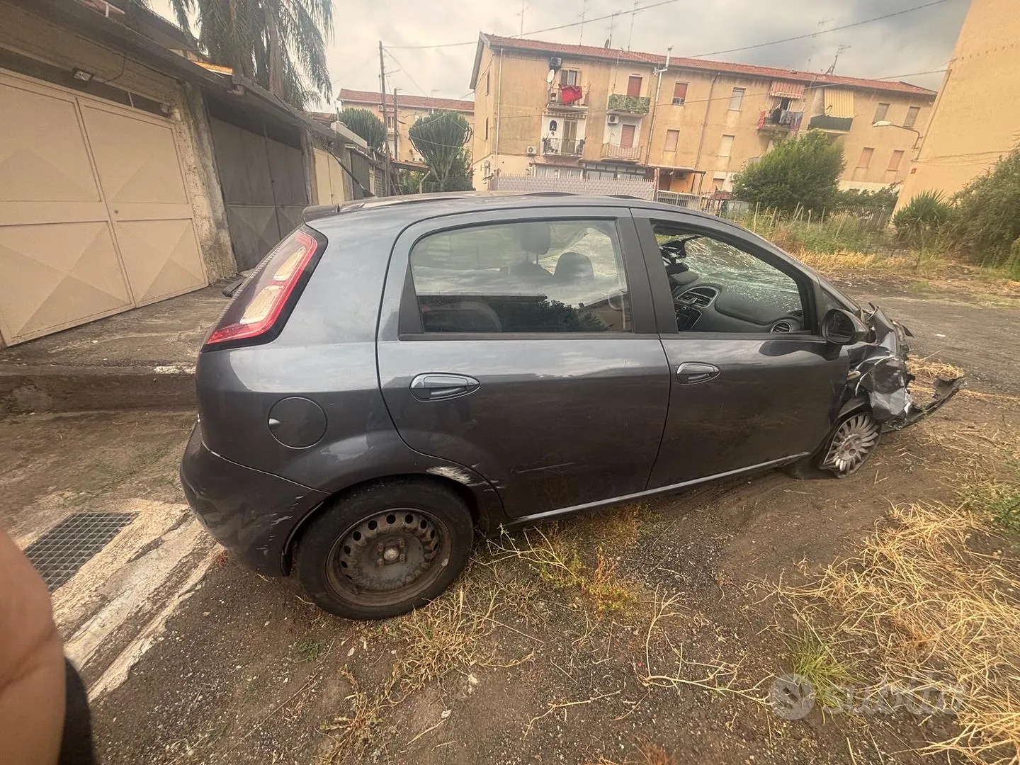 Fiat Grande Punto 2012 photo 2