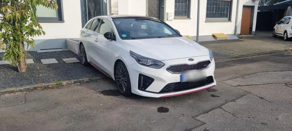 Kia Proceed