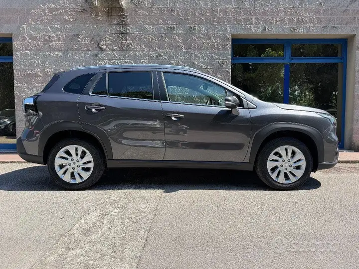 Suzuki S-Cross photo 2