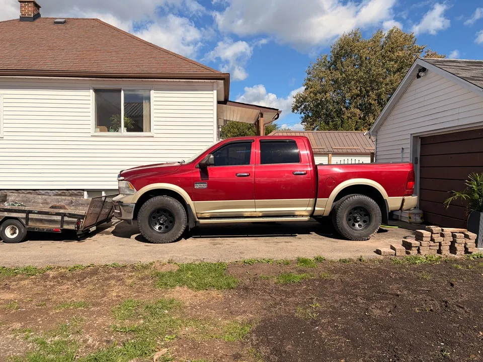 Ram 1500 Longhorn 2011 photo 2
