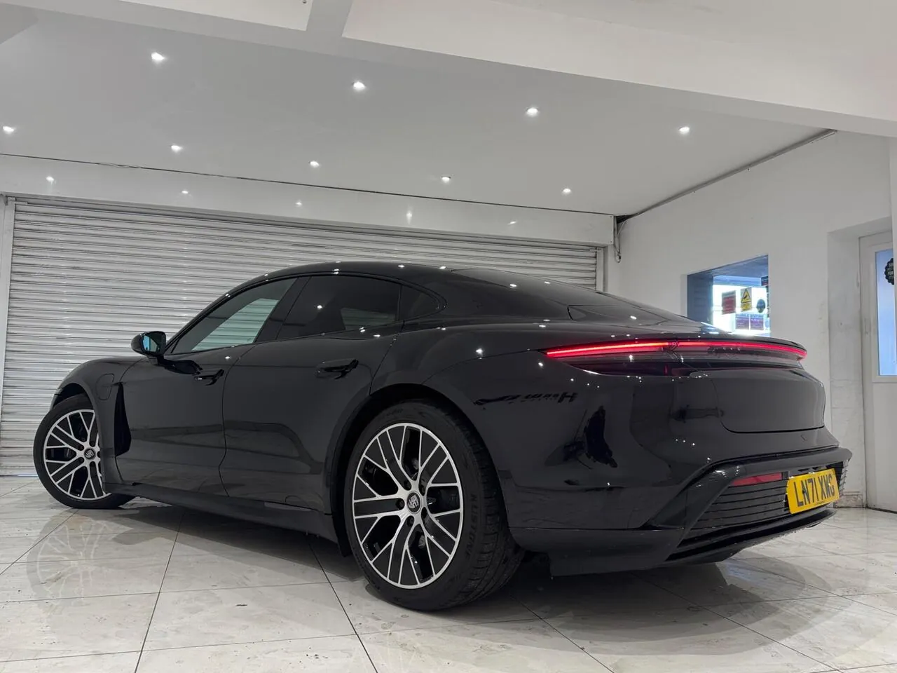 Porsche Taycan 2022 photo 3