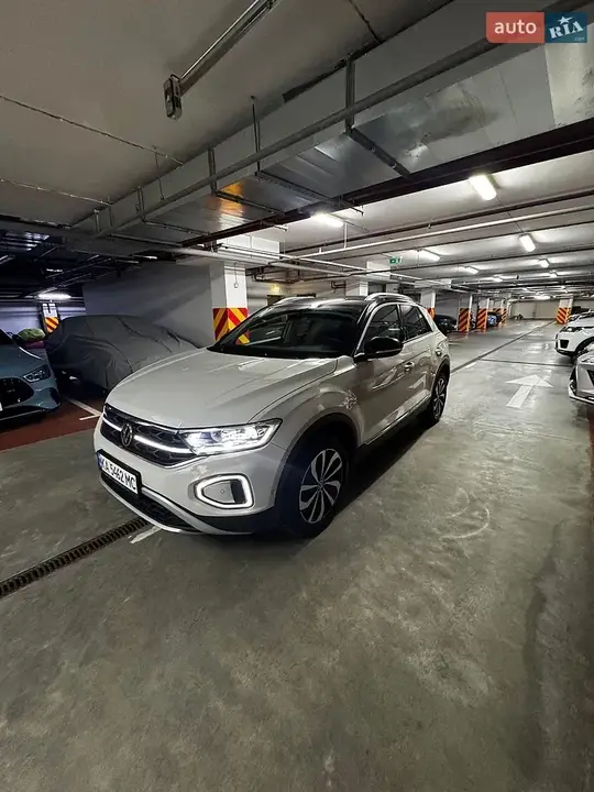 Volkswagen T-Roc 2023 photo 3