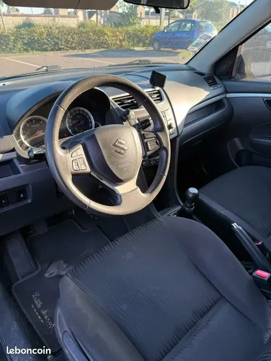 Suzuki Swift 2014 photo 3