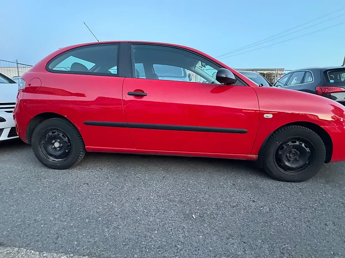 Seat Ibiza 2006 photo 2